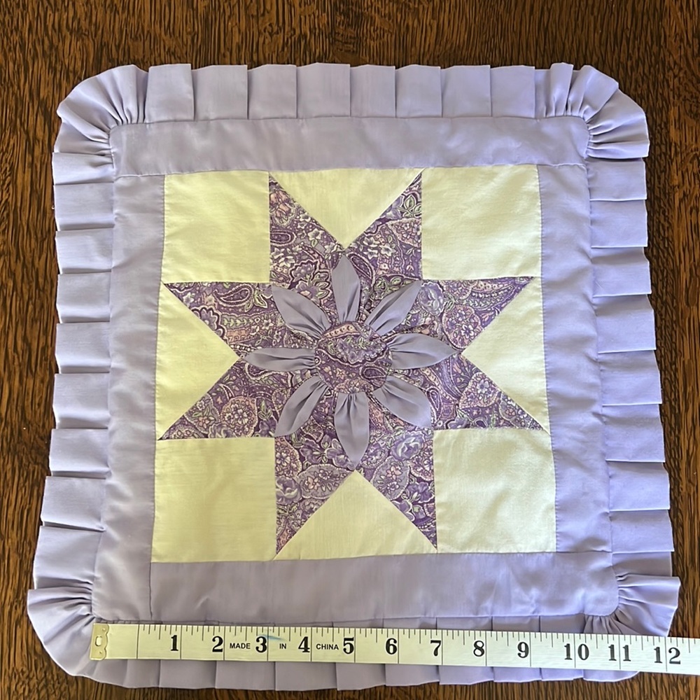 Amish throw pillow cover for 12“ square with ruffles